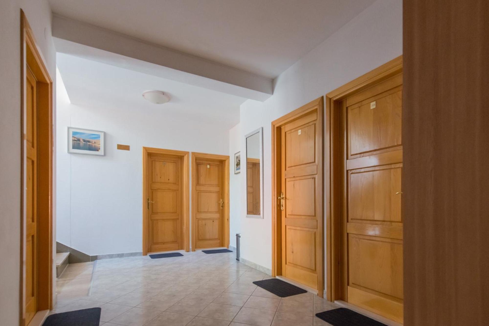 Bed And Breakfast Pero 3 Min Walk To The Beach Lokva Rogoznica Exterior photo