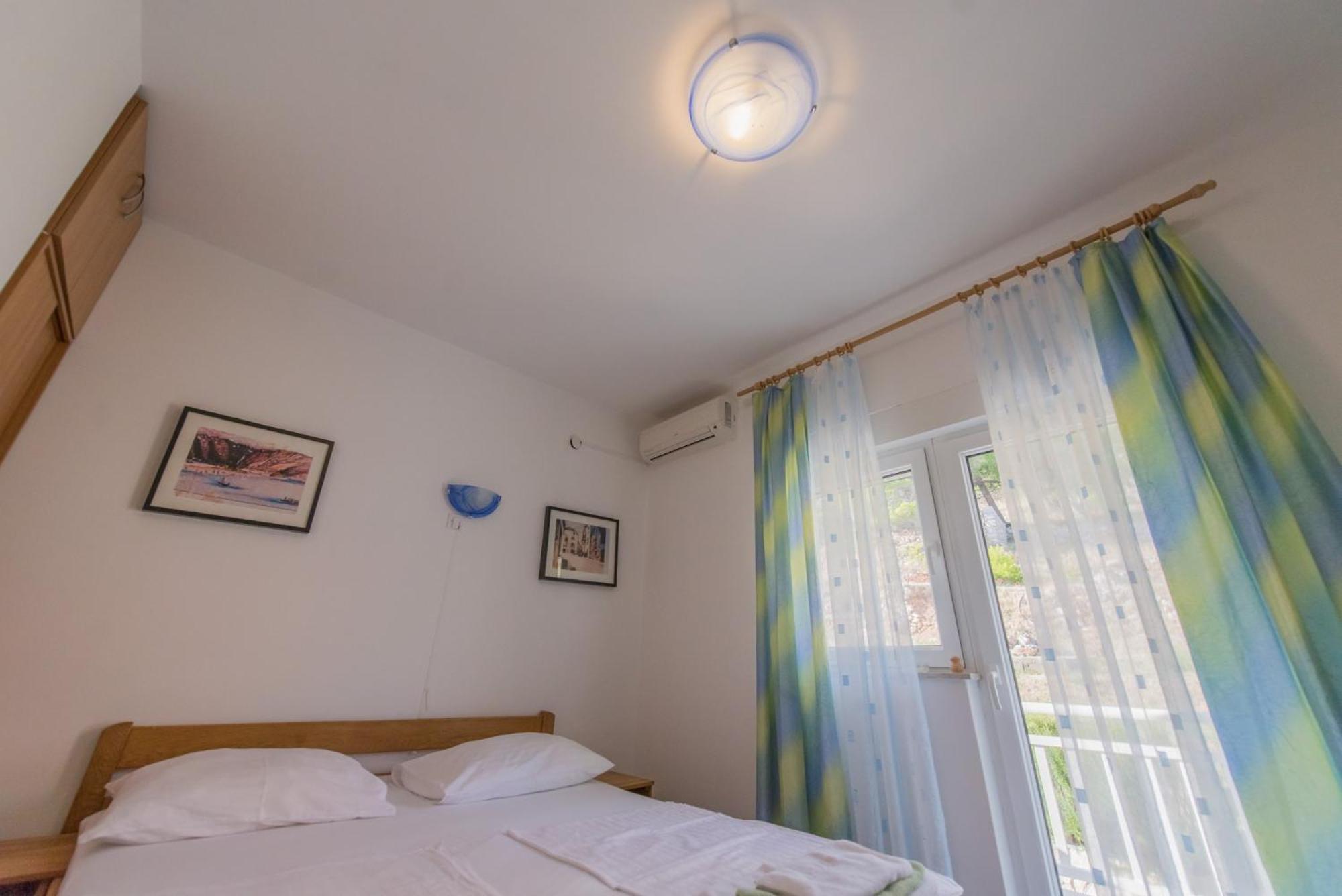 Bed And Breakfast Pero 3 Min Walk To The Beach Lokva Rogoznica Exterior photo