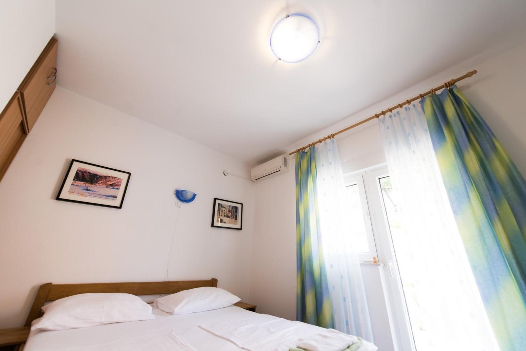 Bed And Breakfast Pero 3 Min Walk To The Beach Lokva Rogoznica Exterior photo