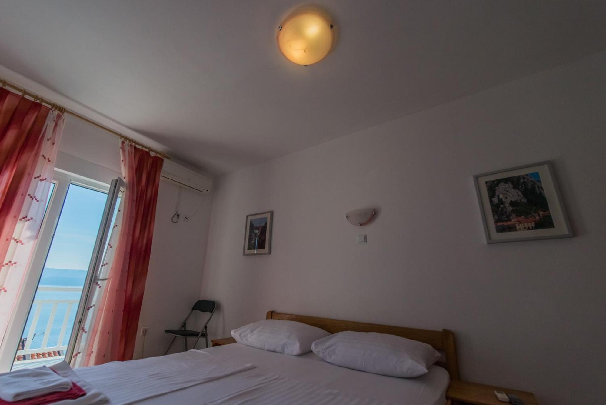 Bed And Breakfast Pero 3 Min Walk To The Beach Lokva Rogoznica Exterior photo