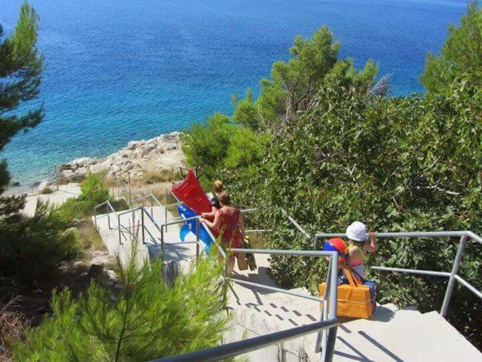 Bed And Breakfast Pero 3 Min Walk To The Beach Lokva Rogoznica Exterior photo